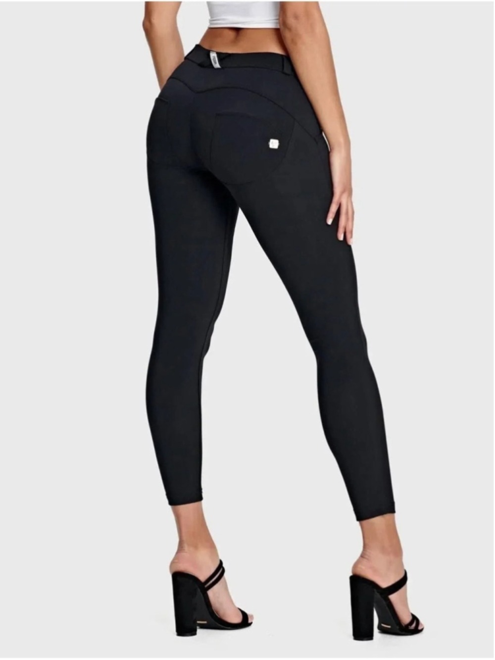 FREDDY D.I.W.O. PRO ANKLE LENGTH PANT
Size 4